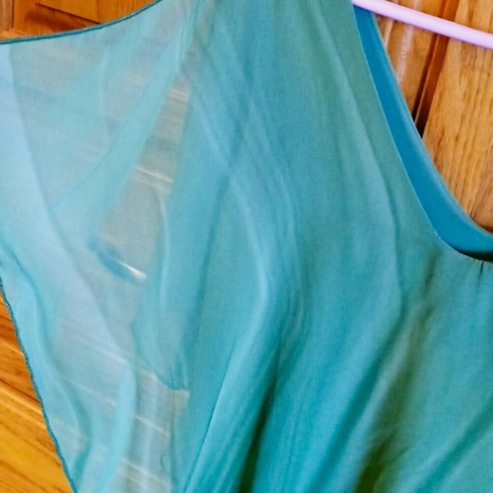 Studio 1940 Vintage Flowy Silky Sage Green Sleeveless Light & Airy Blouse - Picture 4 of 14